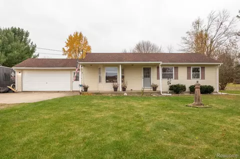4117 W Ray Rd, Grand Blanc, MI 48439