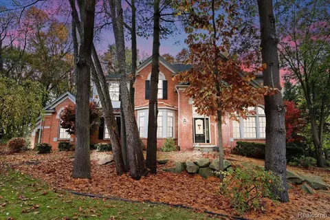 4150 Dominion Blvd, Brighton, MI 48114
