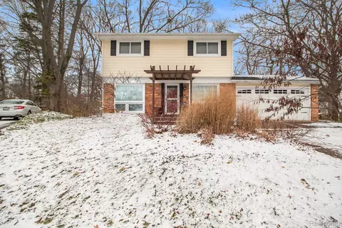 1169 Wendy Crt Ct, Ann Arbor, MI 48103