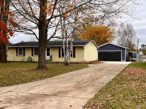 221 Engle St, Imlay City, MI 48444