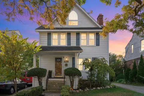 821 W Breckenridge St, Ferndale, MI 48220