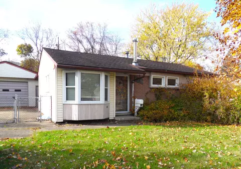 841 Bishop St, Milford, MI 48381