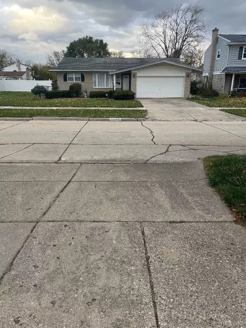 25188 Crisler St, Taylor, MI 48180