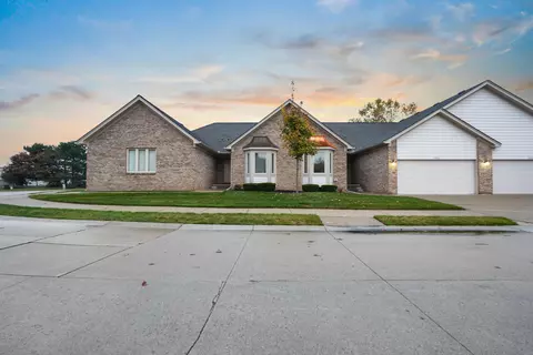 45803 Karam Dr, Shelby Township, MI 48315