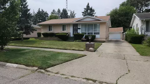 2040 Chelan St, Flint, MI 48503