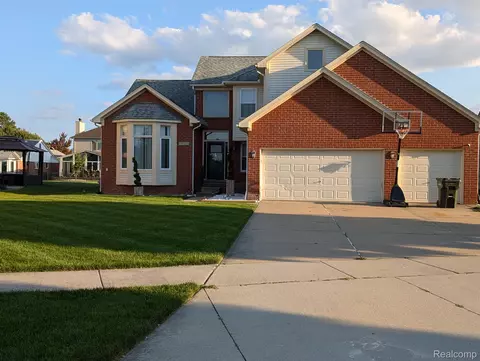 15110 Kara Ln, Sterling Heights, MI 48312