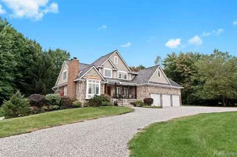 5486 Pinecrest Estates Dr, Ann Arbor, MI 48105