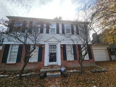 20536 Danbury Ln, Harper Woods, MI 48225