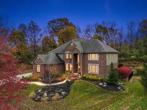2445 Belmont, Troy, MI 48098