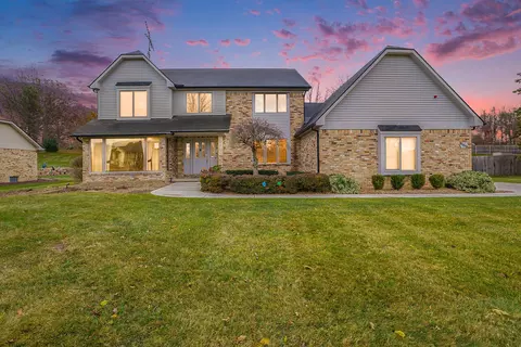 889 Boutell Dr, Grand Blanc, MI 48439