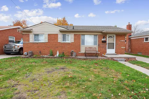 29429 Shackett Ave, Madison Heights, MI 48071