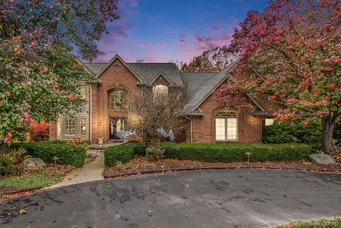 8925 Deerwood Rd, Independence, MI 48348