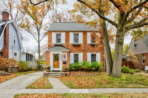 825 W Hazelhurst St, Ferndale, MI 48220
