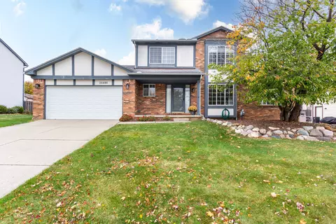 24486 Riverview Ln, Novi, MI 48374