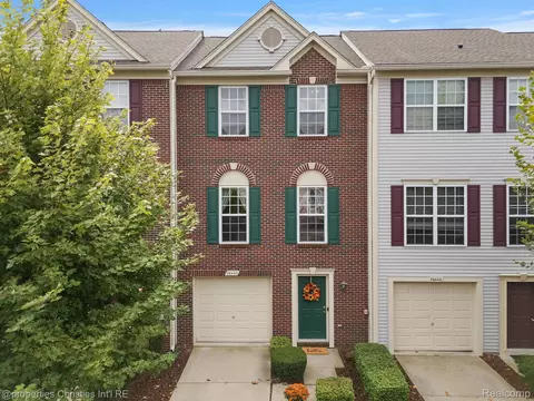 36450 Dominion Cir, Sterling Heights, MI 48310