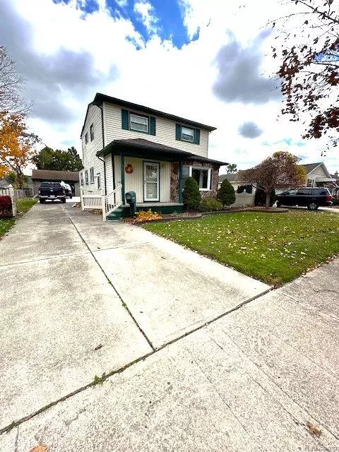 1557 Applewood Ave, Lincoln Park, MI 48146