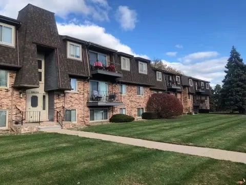 420 Riviera Dr 4 Dr, Saint Clair Shores, MI 48080