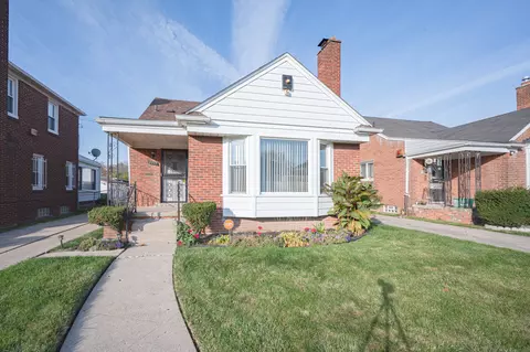 8077 Hartwell St, Detroit, MI 48228