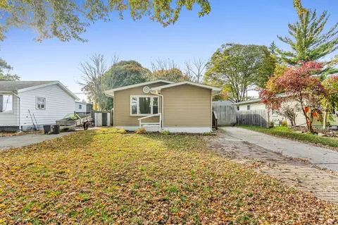 2615 15th Ave, Port Huron, MI 48060