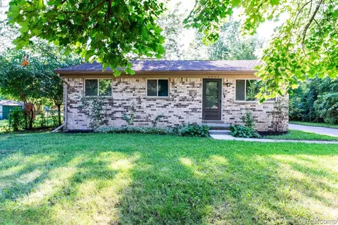 4322 Randolph St, Wayne, MI 48184