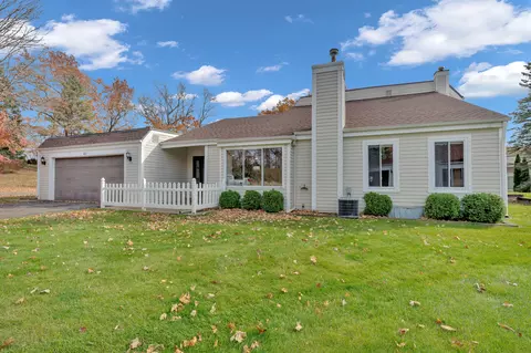 612 Oxford Oaks Crt Ct, Oxford, MI 48371