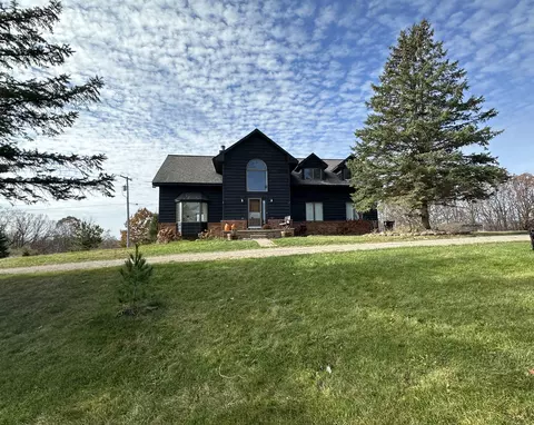 4213 Indian Camp Trl, Howell, MI 48855