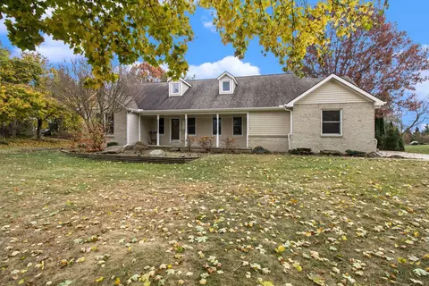2305 Verna Ln, Commerce, MI 48382