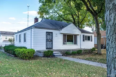 21260 Ridgedale St, Oak Park, MI 48237