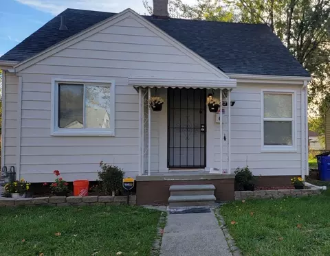 18734 Kingsville St, Harper Woods, MI 48225
