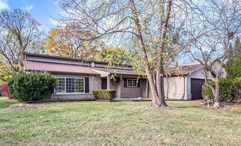 2754 Gemini Dr, Orion, MI 48360