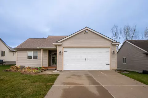 2667 Thistlewood Dr, Howell, MI 48843