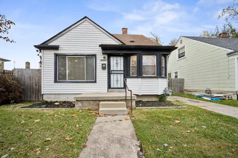 18964 Gilchrist St, Detroit, MI 48235
