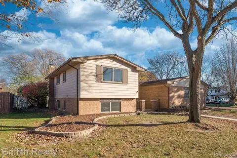 42808 Arlington Rd, Canton, MI 48187