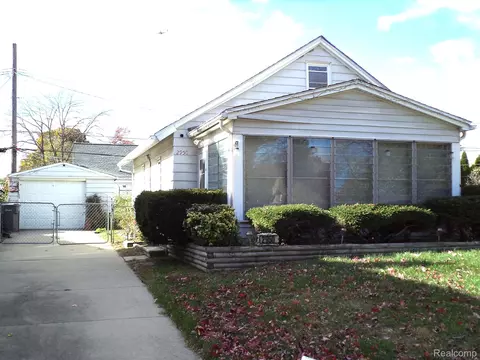 2950 Parker St, Dearborn, MI 48124