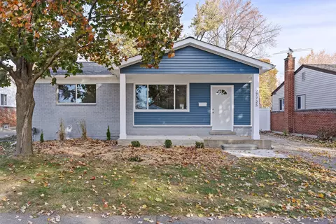 27725 Rialto St, Madison Heights, MI 48071