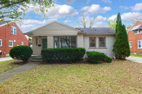 222 Woodlawn Ave, Royal Oak, MI 48073