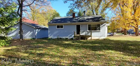 3321 Culbertson Ave, Rochester Hills, MI 48307