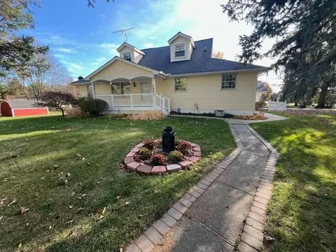 5981 Flemings Lake Rd, Independence, MI 48346
