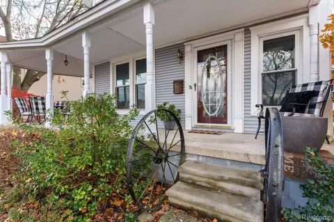 135 W Columbia Ave, Belleville, MI 48111
