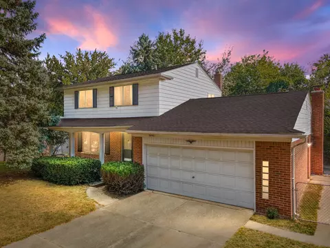 30140 Westwood Dr, Madison Heights, MI 48071