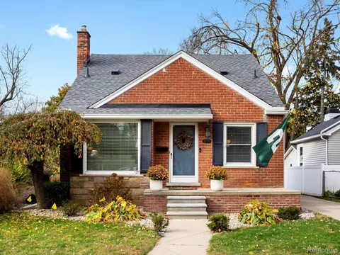 11331 Auburndale St, Livonia, MI 48150