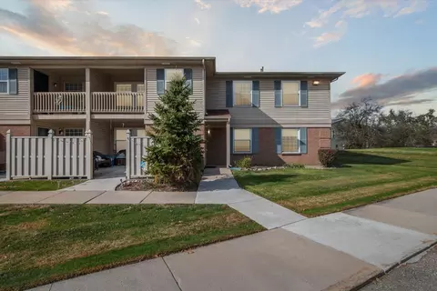 19290 Northridge Dr, Northville, MI 48167