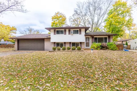 4241 Bankside Ave, West Bloomfield, MI 48323