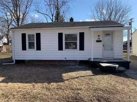28 E Chicago Ave, Pontiac, MI 48340
