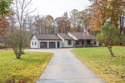 5343 Davis Rd, St. Clair, MI 48079