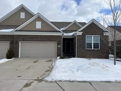 2303 Monte Vista Crt Ct, Orion, MI 48360