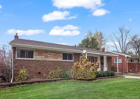 4704 Audubon Dr, Warren, MI 48092