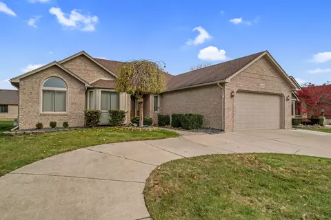 52469 Stag Ridge Dr, Macomb, MI 48042
