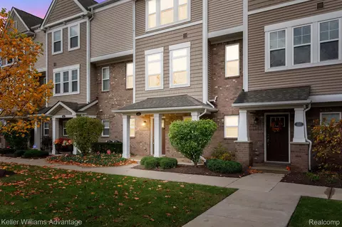 419 Wright St, Wixom, MI 48393