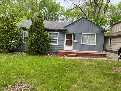 15771 W 14 Mile Rd W, Beverly Hills, MI 48025